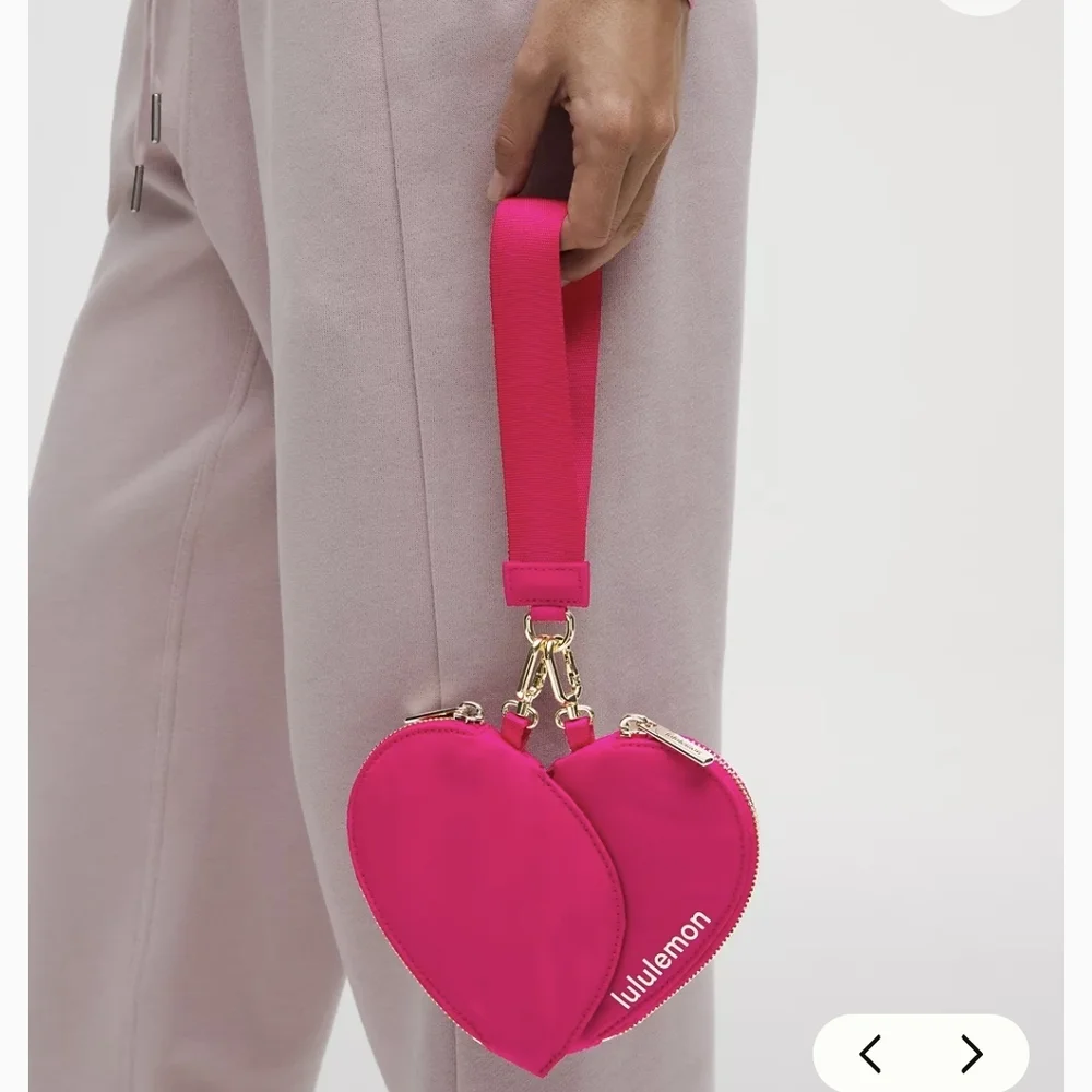 Lululemon Passionate Pink & Gold Heart Dual Pouch Wristlet NWT - Picture 3 of 3